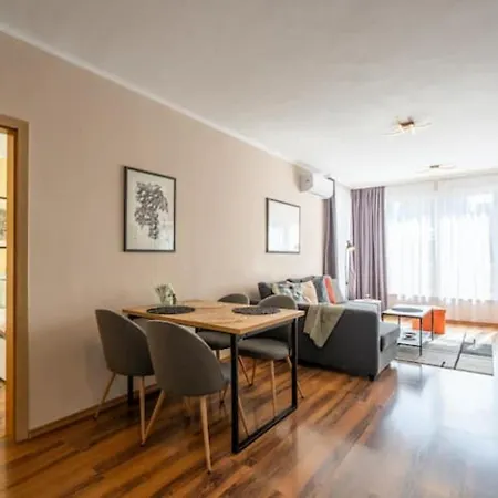 Апартаменты 1bd Absolute Center Luxury София