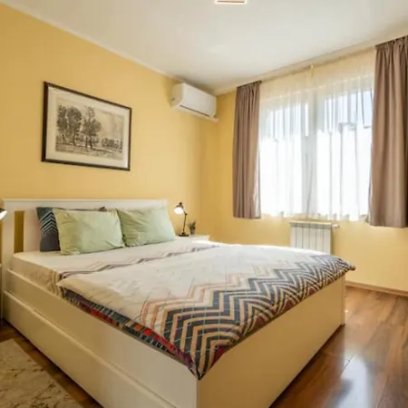 1bd Absolute Center Luxury