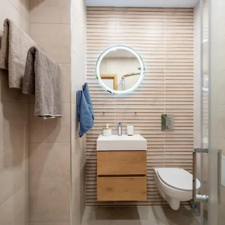 1bd Absolute Center Luxury